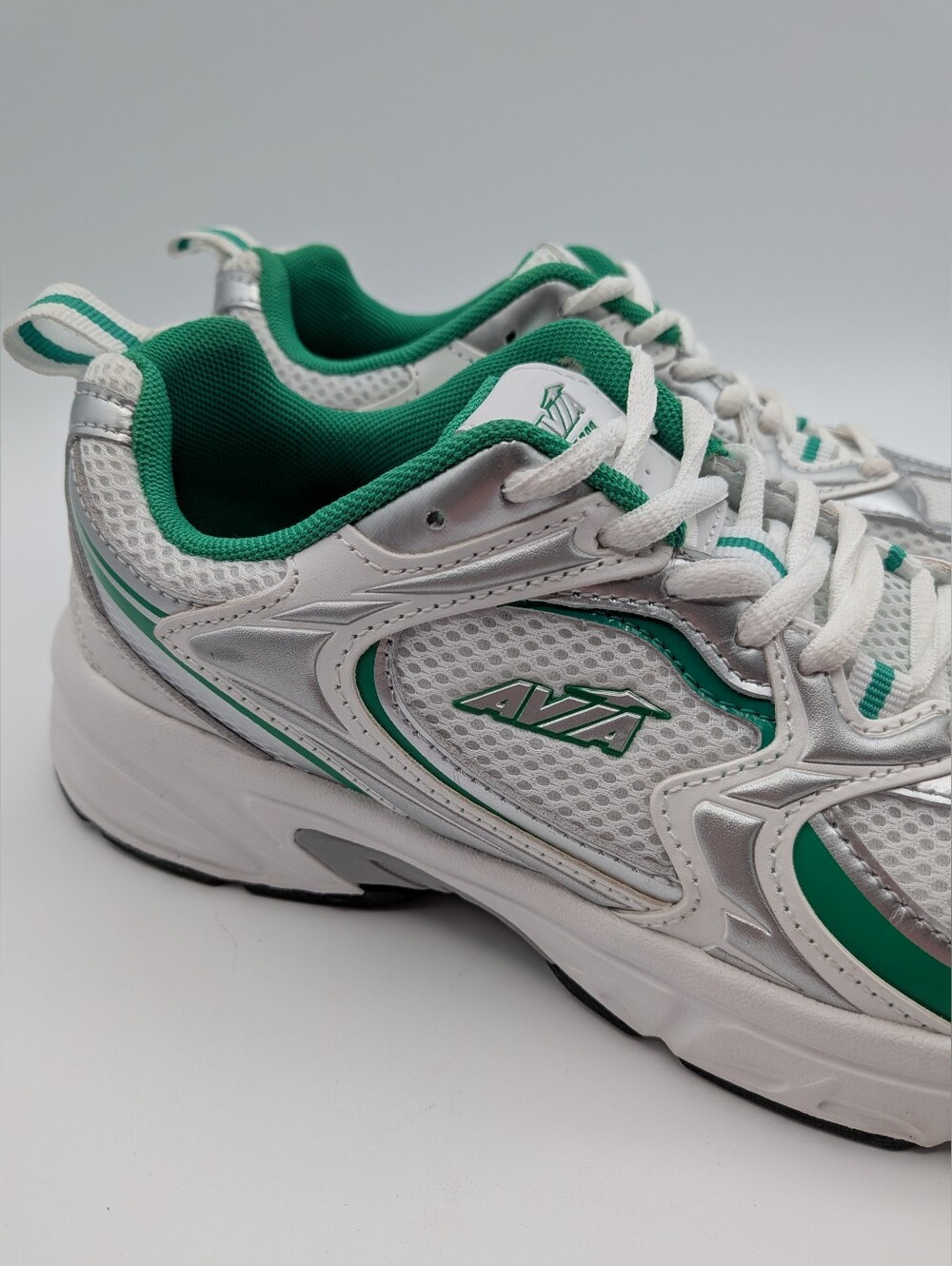 Avia 5000 Performance White and Green Mesh Lace-Up Athletic Sneakers - Picture 2 of 10